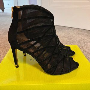 Ted Baker Black Suede Heels Size 8.5 Gently Used